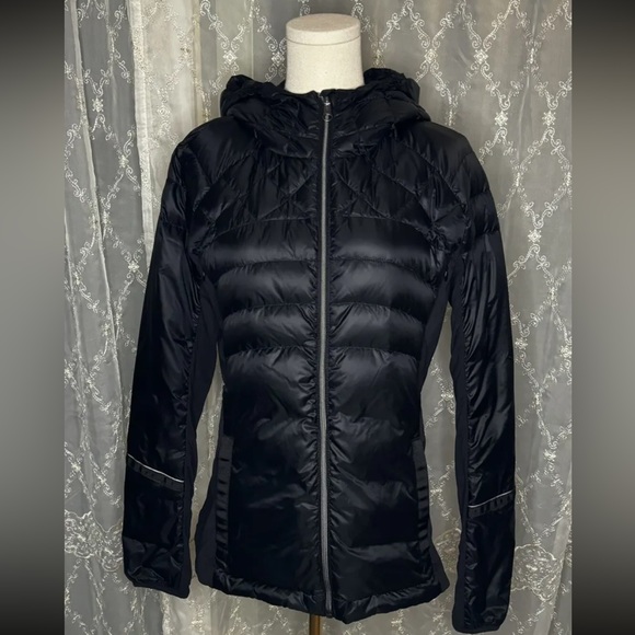 lululemon athletica Jackets & Blazers - LULULEMON DOWN FOR A RUN JACKET Black  SIZE 10